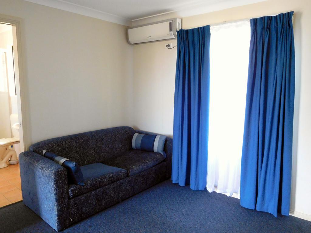 Narrabri Motel And Caravan Park Екстер'єр фото