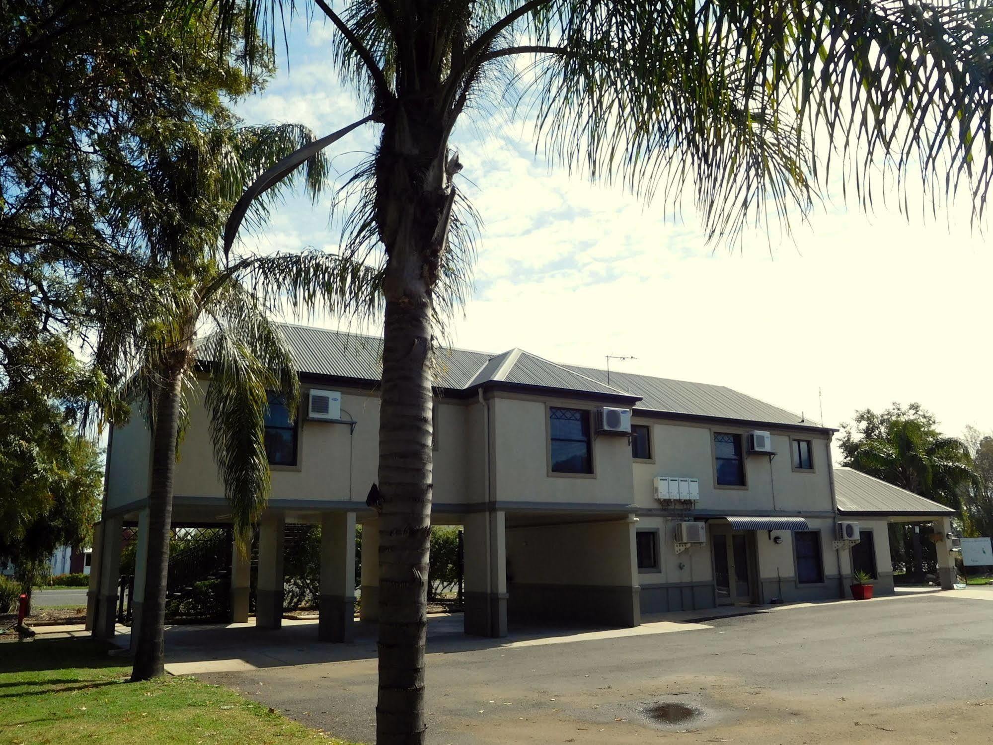 Narrabri Motel And Caravan Park Екстер'єр фото