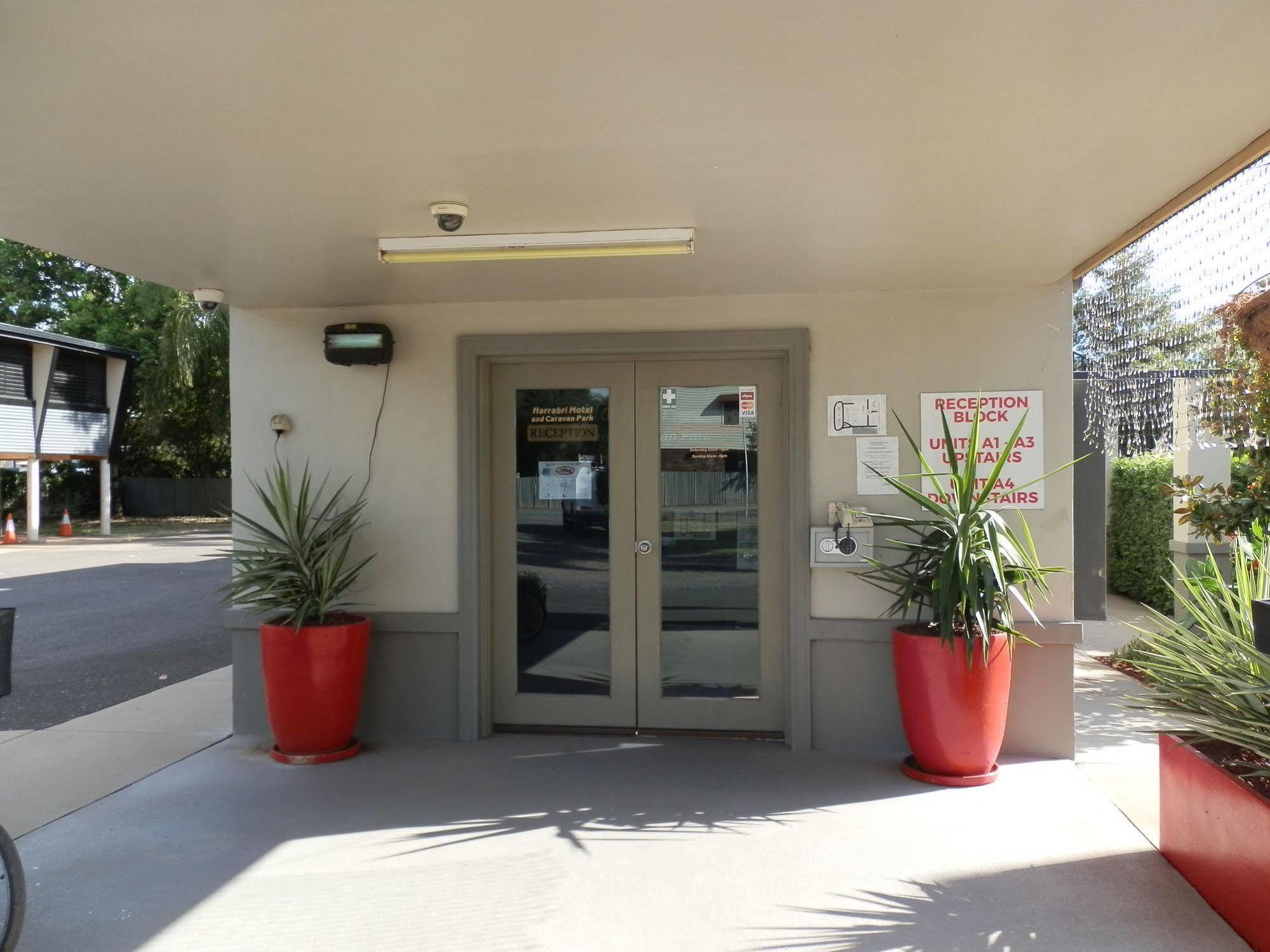 Narrabri Motel And Caravan Park Екстер'єр фото