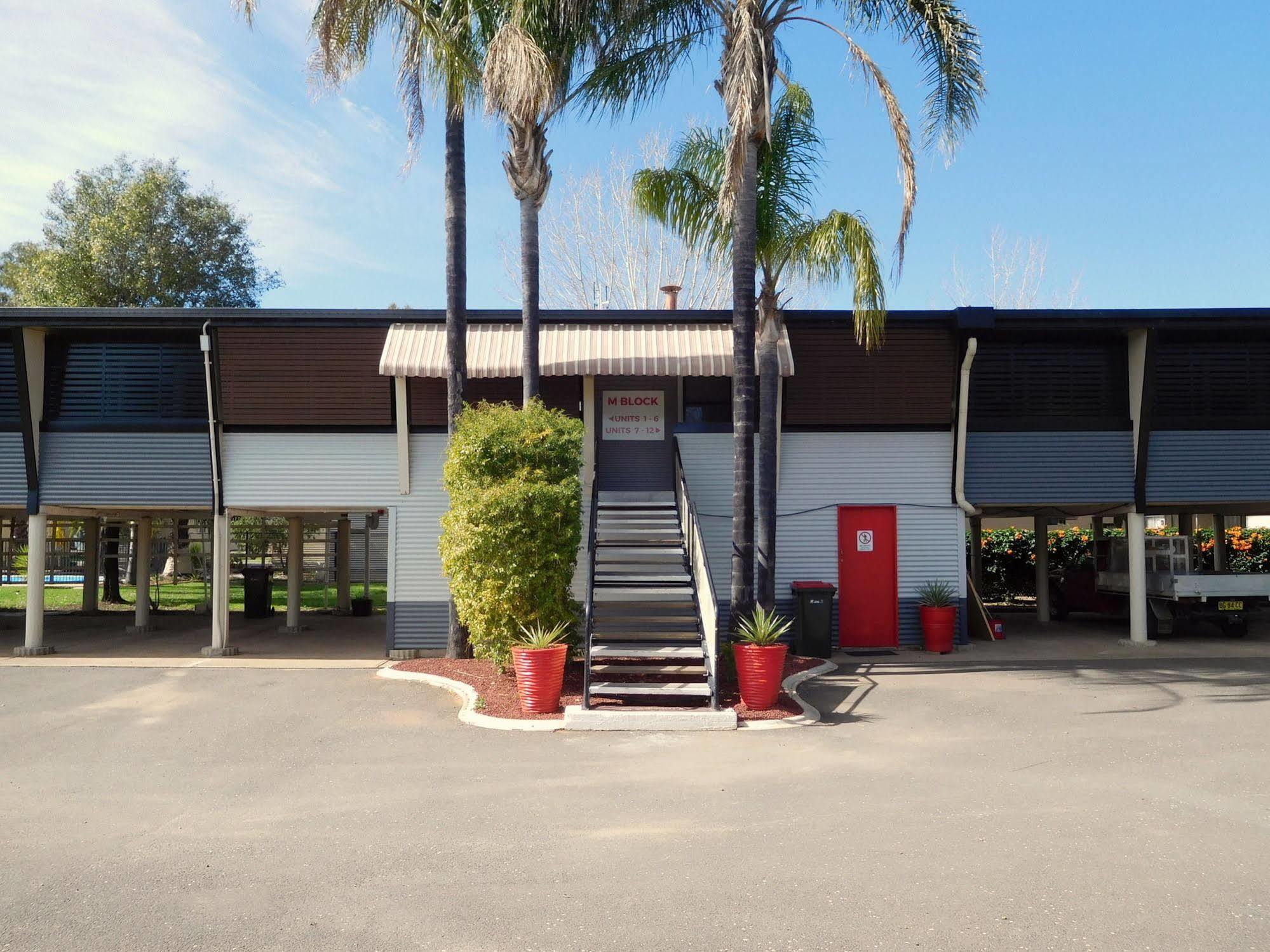 Narrabri Motel And Caravan Park Екстер'єр фото