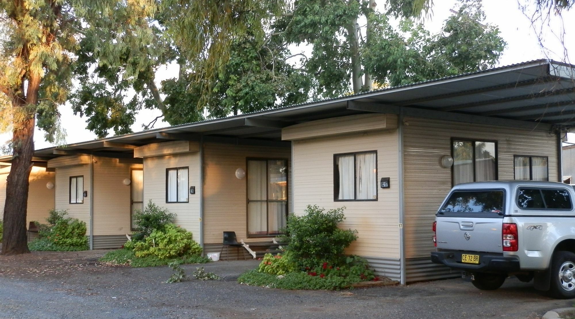 Narrabri Motel And Caravan Park Екстер'єр фото